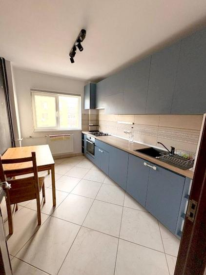 Apartament cu 4 camere semidecomandat, mobilat în Drumul Taberei