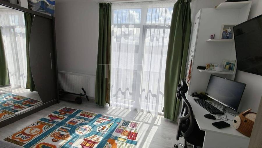Apartament cu 3 camere decomandat în Baciu