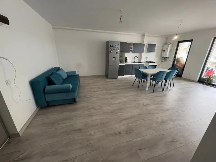 Apartament cu 2 camere semidecomandat, mobilat în Florești — fotografia 1