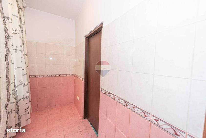 Apartament cu 3 camere semidecomandat în Parcul Carol