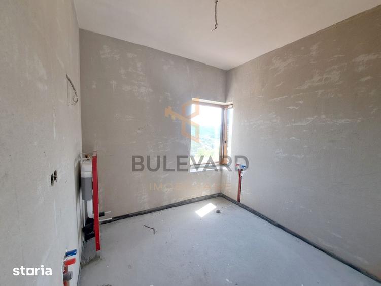 Casă cu 4 camere cu Teren 250 Mp în Florești