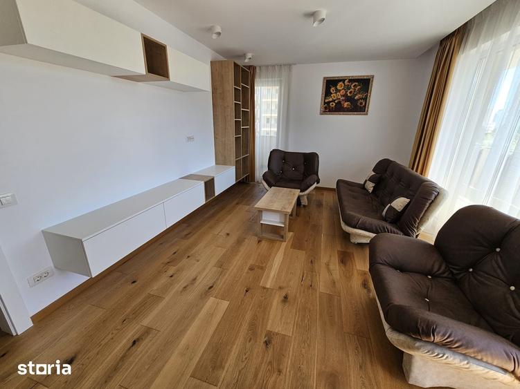 Apartament cu 3 camere decomandat în Astra