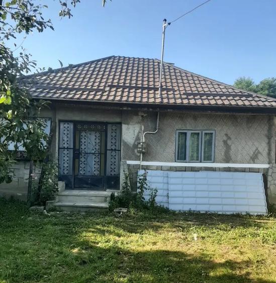 Casă cu 3 camere în Vărbila