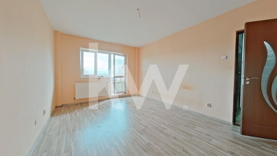 Apartament cu 3 camere decomandat în Calea București