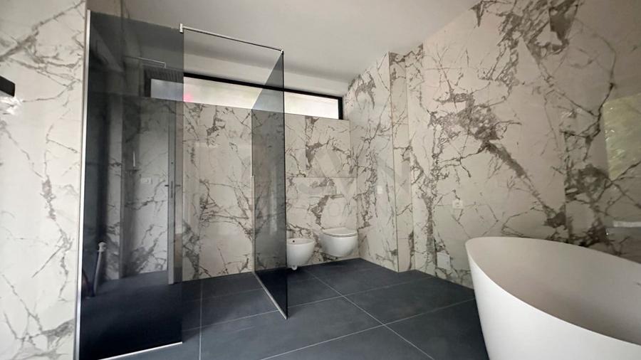 Apartament cu 3 camere decomandat în Aviatorilor