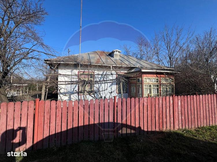 Casă cu 4 camere cu Teren 1000 Mp în Ciorăști