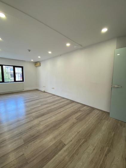 Spațiu comercial, de 40 mp, în Ultracentral