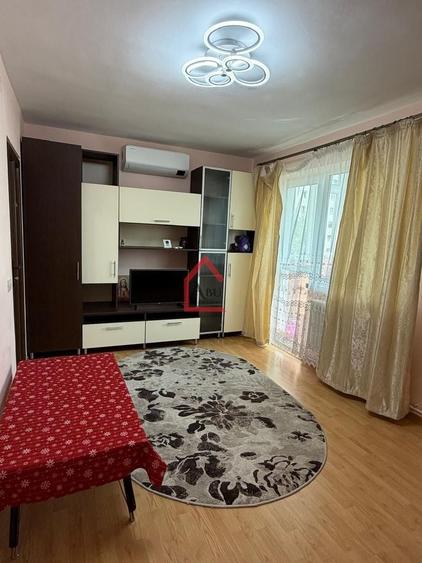 Apartament cu 3 camere decomandat, mobilat în Mircea cel Bătrân