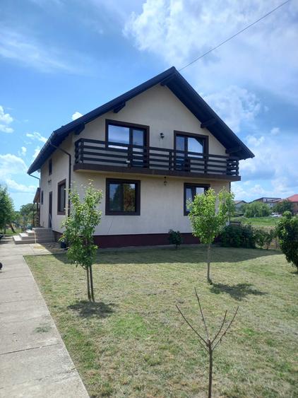 Casă cu 4 camere în Ciorogârla
