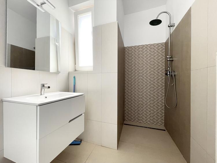 Duplex cu 4 camere cu Canalizare în Moșnița Nouă