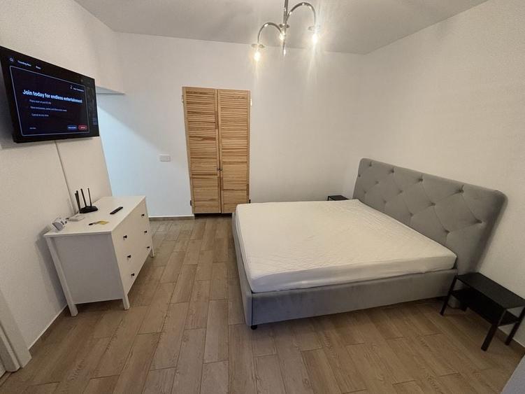 Garsonieră decomandată în Independenței