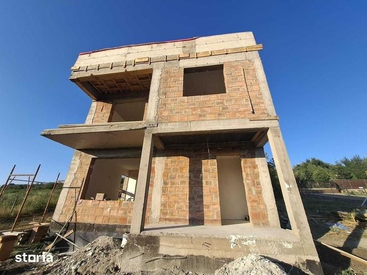 Casă cu 4 camere decomandat cu Teren 100 Mp în Tomești