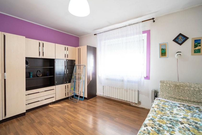 Casă individuală cu 4 camere cu Canalizare în Nufărul