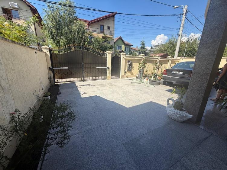 Casă cu 6 camere cu Teren 400 Mp în Fundeni