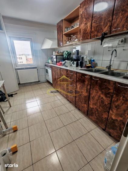 Apartament cu 3 camere decomandat în Dofteana