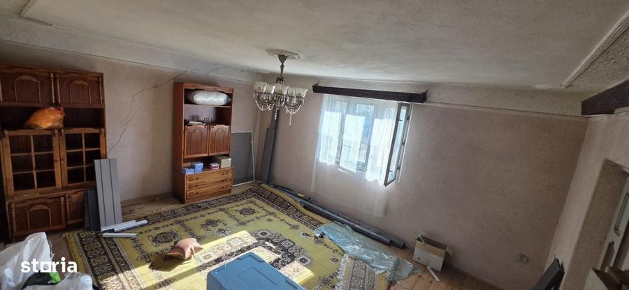 Casă cu 4 camere în Livezi