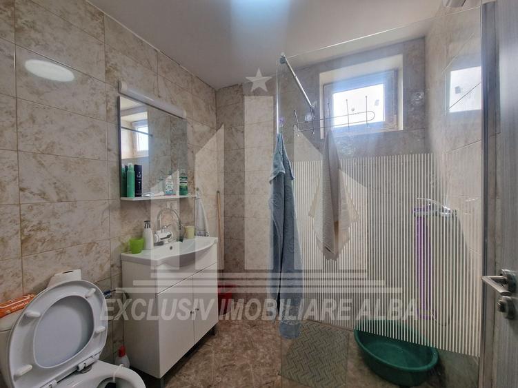 Casă individuală cu 4 camere cu Canalizare în Pâclișa