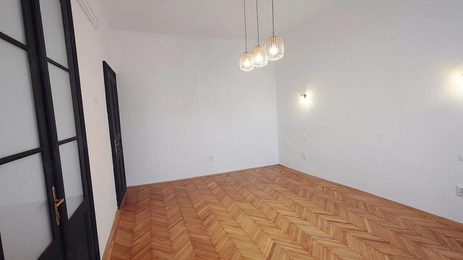 Apartament cu 3 camere semidecomandat în Central