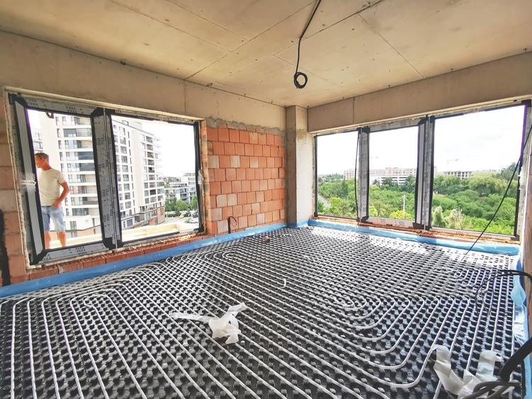 Apartament cu 3 camere decomandat în Străulești