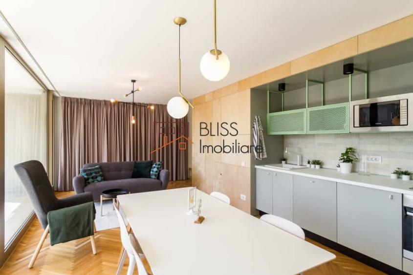 Apartament cu 4 camere decomandat în Victoriei