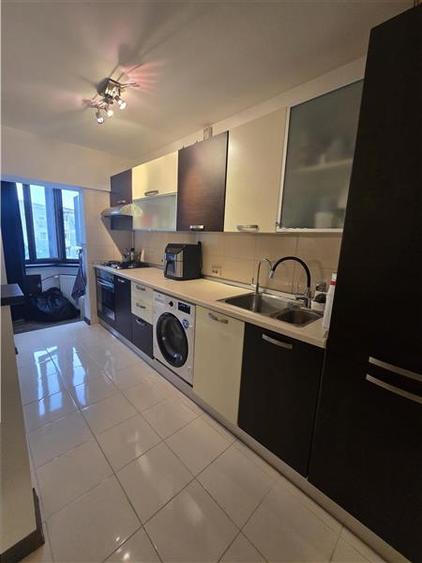 Apartament cu 2 camere decomandat, mobilat în Casa de Cultură