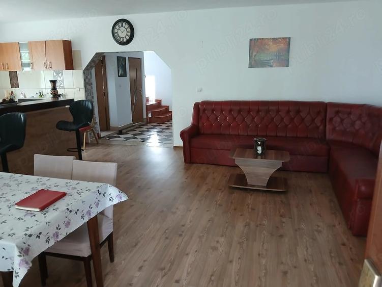 Casă cu 7 camere cu Teren 800 Mp în Aeroport