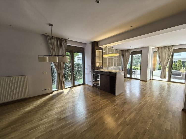 Casă individuală cu 5 camere cu Canalizare în Băneasa