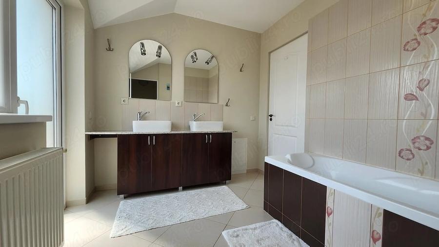 Casă cu 4 camere cu Teren 379 Mp în Unirii