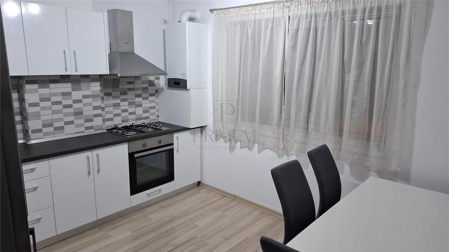 Apartament cu 3 camere decomandat în Bucovina
