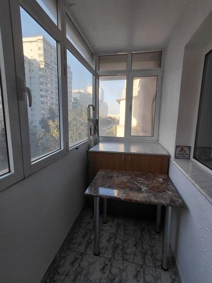 Apartament cu 3 camere decomandat în P-ța Victoriei