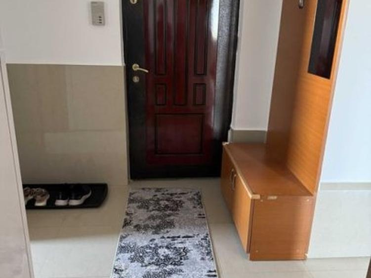 Apartament cu 2 camere decomandat, mobilat în Titan