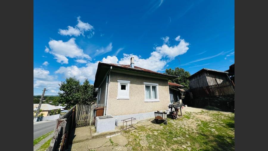 Casă cu 4 camere cu Canalizare în Cocorăștii Mislii
