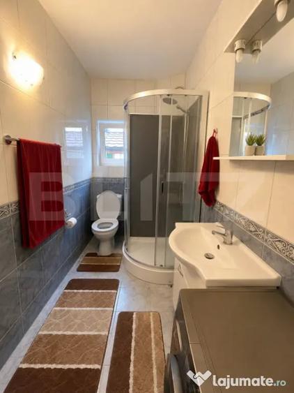 Casă cu 7 camere cu Teren 3940 Mp în Central