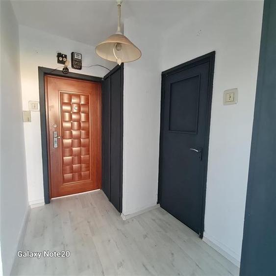 Apartament cu 2 camere decomandat în Podgoria