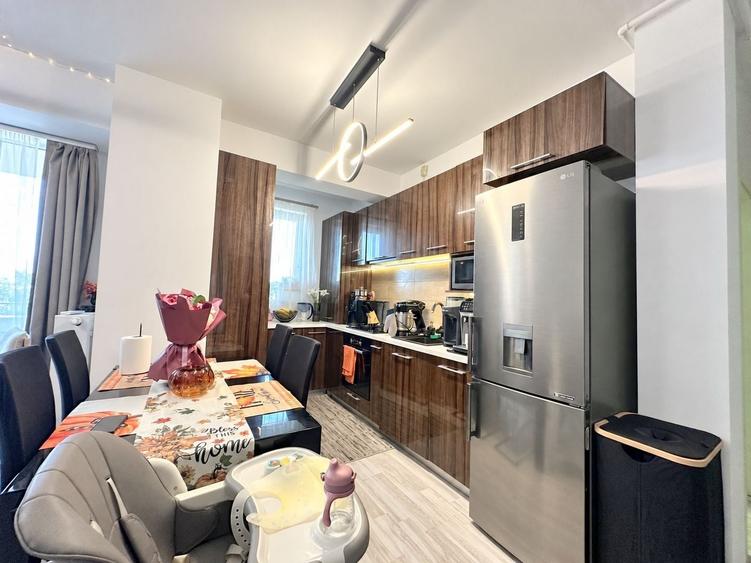 Apartament cu 3 camere semidecomandat, mobilat în Girocului