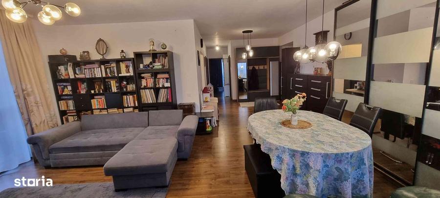 Apartament cu 3 camere decomandat în Central