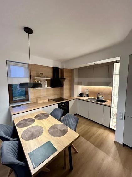 Apartament cu 3 camere semidecomandat în Gruia