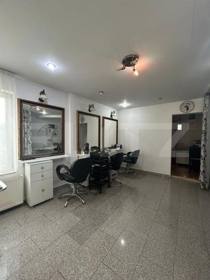 Apartament cu 5 camere decomandat, mobilat în Reghin