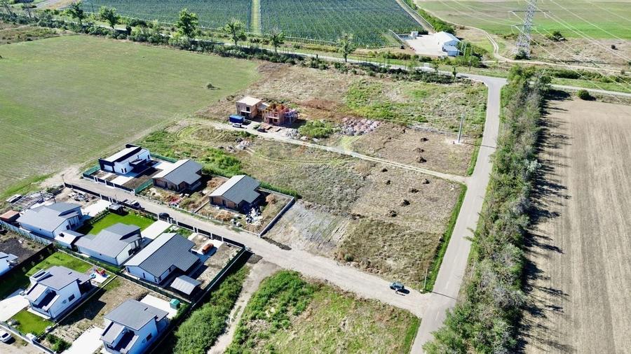 Teren Construcții intravilan de 593 mp, în Vânători