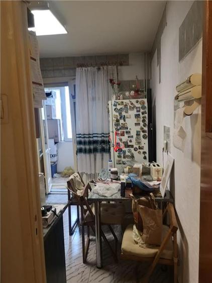 Apartament cu 3 camere decomandat, mobilat în Basarabia