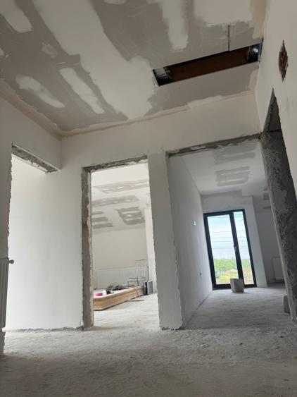 Casă cu 3 camere în Central