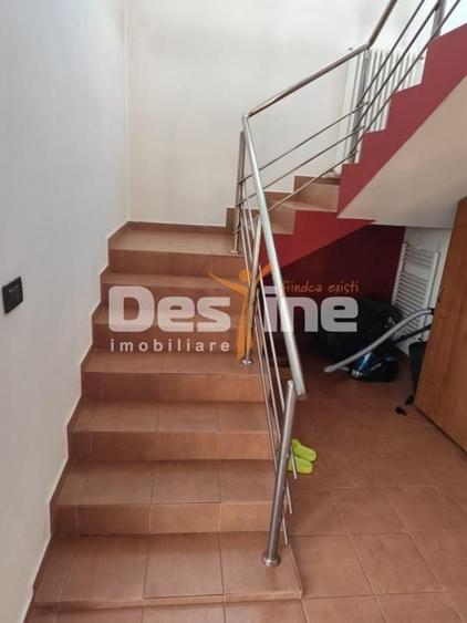Casă individuală cu 6 camere cu Canalizare în Goruna