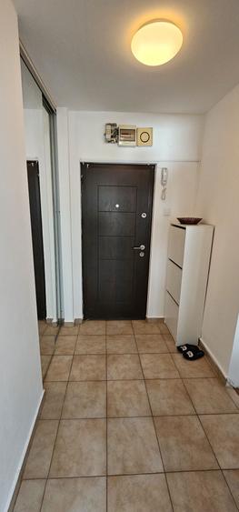 Apartament cu 2 camere semidecomandat în Colentina