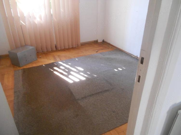 Garsonieră decomandată în Central