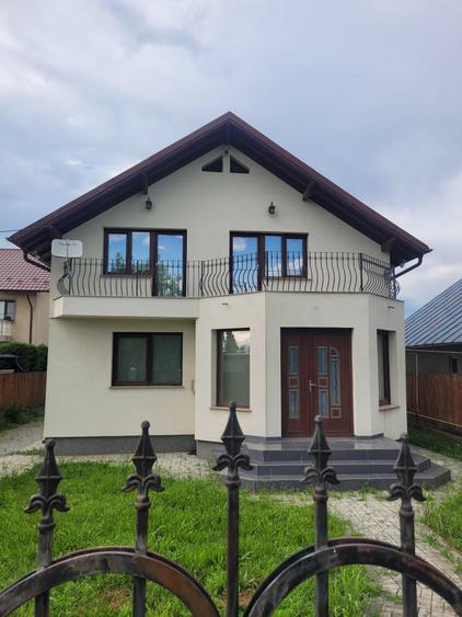 Casa de vanzare in satul Buda com Aricestii Rahtivani la 4 km de Ploiesti casa este construita din caramida dubla 375 x 250 x 238 mm geamuri tripan - 1