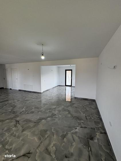 Casă cu 3 camere cu Teren 600 Mp în Cordun