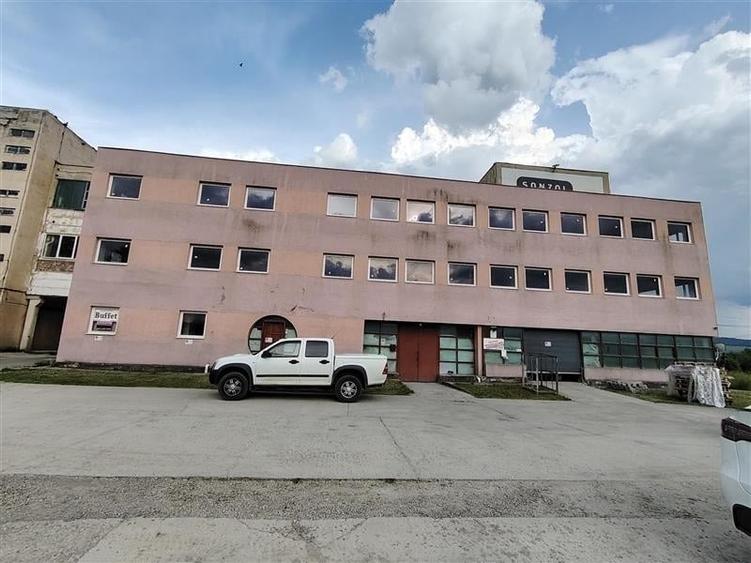 Spațiu industrial, de 800 mp, în Vest