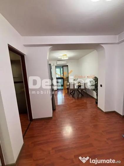 Apartament cu 4 camere decomandat în Central