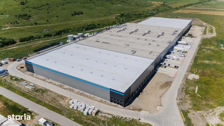 Spațiu comercial, de 1,500 mp, în Podu Roș