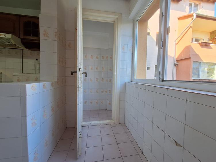 Apartament cu 2 camere decomandat în Soarelui